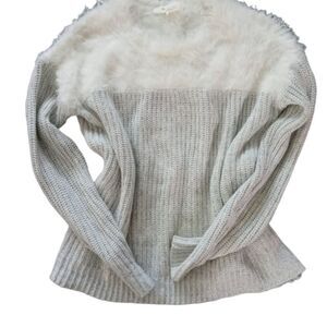 Vince Camuto sweater with faux fur XS